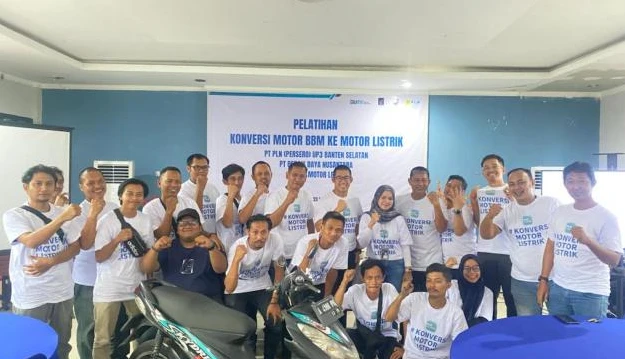 Kurangi Gas Emisi Karbon, PLN Banten Gelar Pelatihan Konversi Motor Listrik