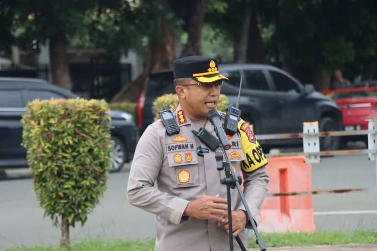 Kapolresta Serkot Polda Banten Pimpin Apel Pengamanan aksi Unjuk rasa dari aliansi Buruh di Kawasan Pusat Pemerintahan Provinsi Banten